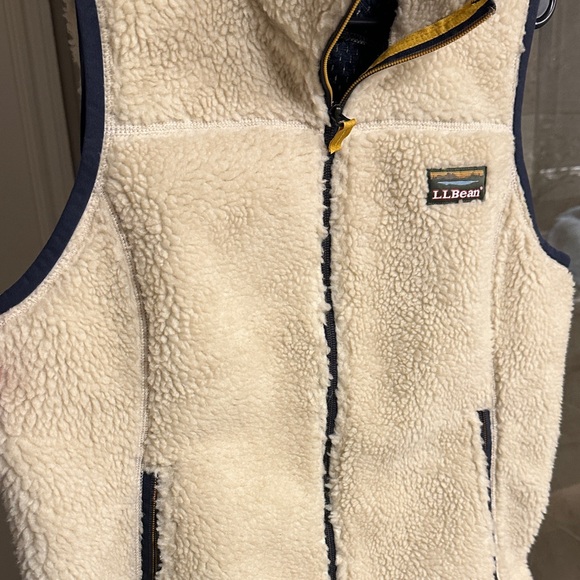NWOT L.L. Bean Sherpa Vest - Picture 4 of 6
